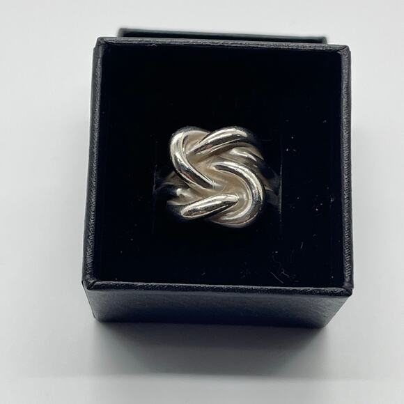 James Avery Retired Sterling Silver Love Knot Ring- 6